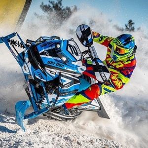 Meet your Posher, Dustin